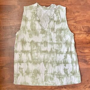 Time And Tru Pullover Blouse Green White Women’s Ruffle V Neck Sleeveless Size L